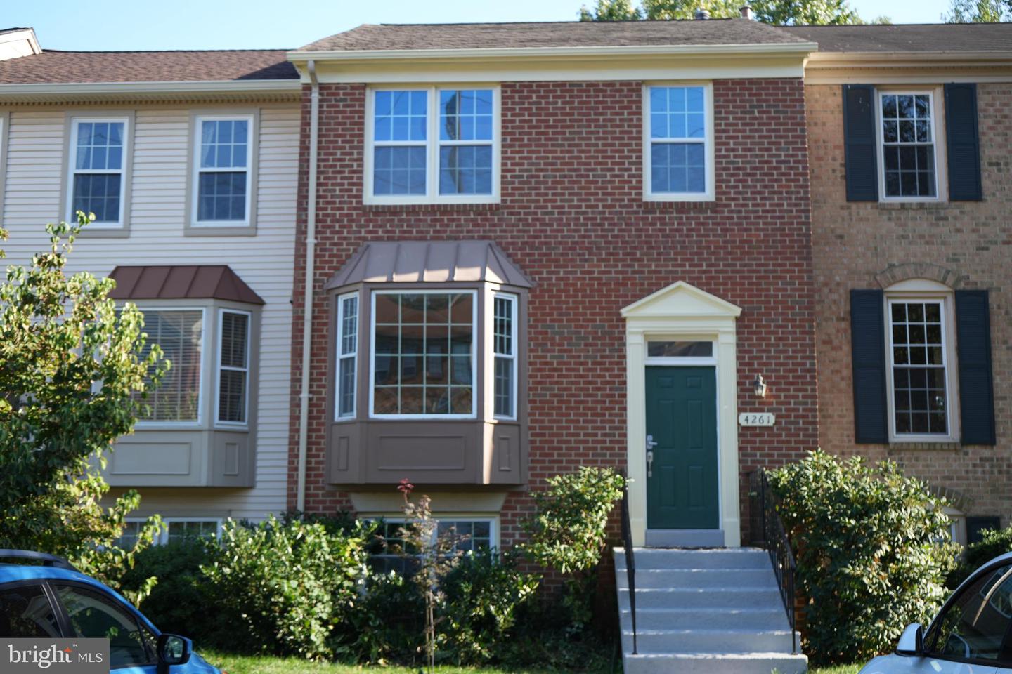 4261 FOX LAKE DR, FAIRFAX, Virginia 22033, 4 Bedrooms Bedrooms, 8 Rooms Rooms,3 BathroomsBathrooms,Residential,For sale,4261 FOX LAKE DR,VAFX2267492 MLS # VAFX2267492
