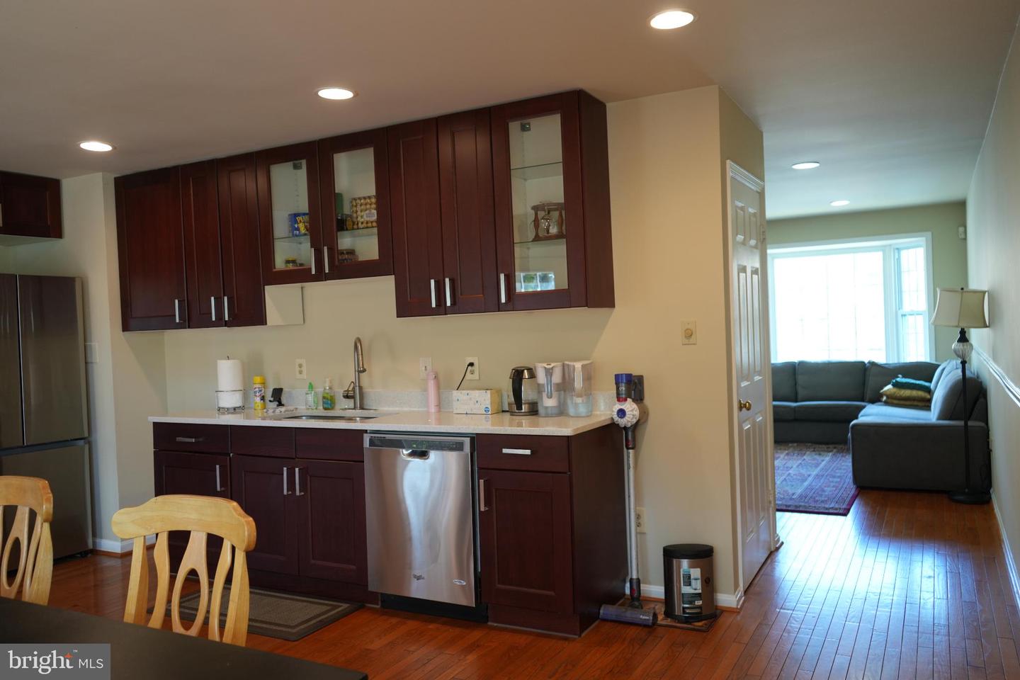 4261 FOX LAKE DR, FAIRFAX, Virginia 22033, 4 Bedrooms Bedrooms, 8 Rooms Rooms,3 BathroomsBathrooms,Residential,For sale,4261 FOX LAKE DR,VAFX2267492 MLS # VAFX2267492