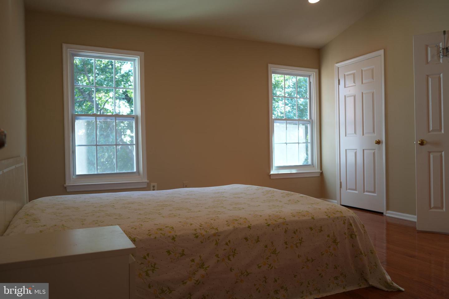 4261 FOX LAKE DR, FAIRFAX, Virginia 22033, 4 Bedrooms Bedrooms, 8 Rooms Rooms,3 BathroomsBathrooms,Residential,For sale,4261 FOX LAKE DR,VAFX2267492 MLS # VAFX2267492