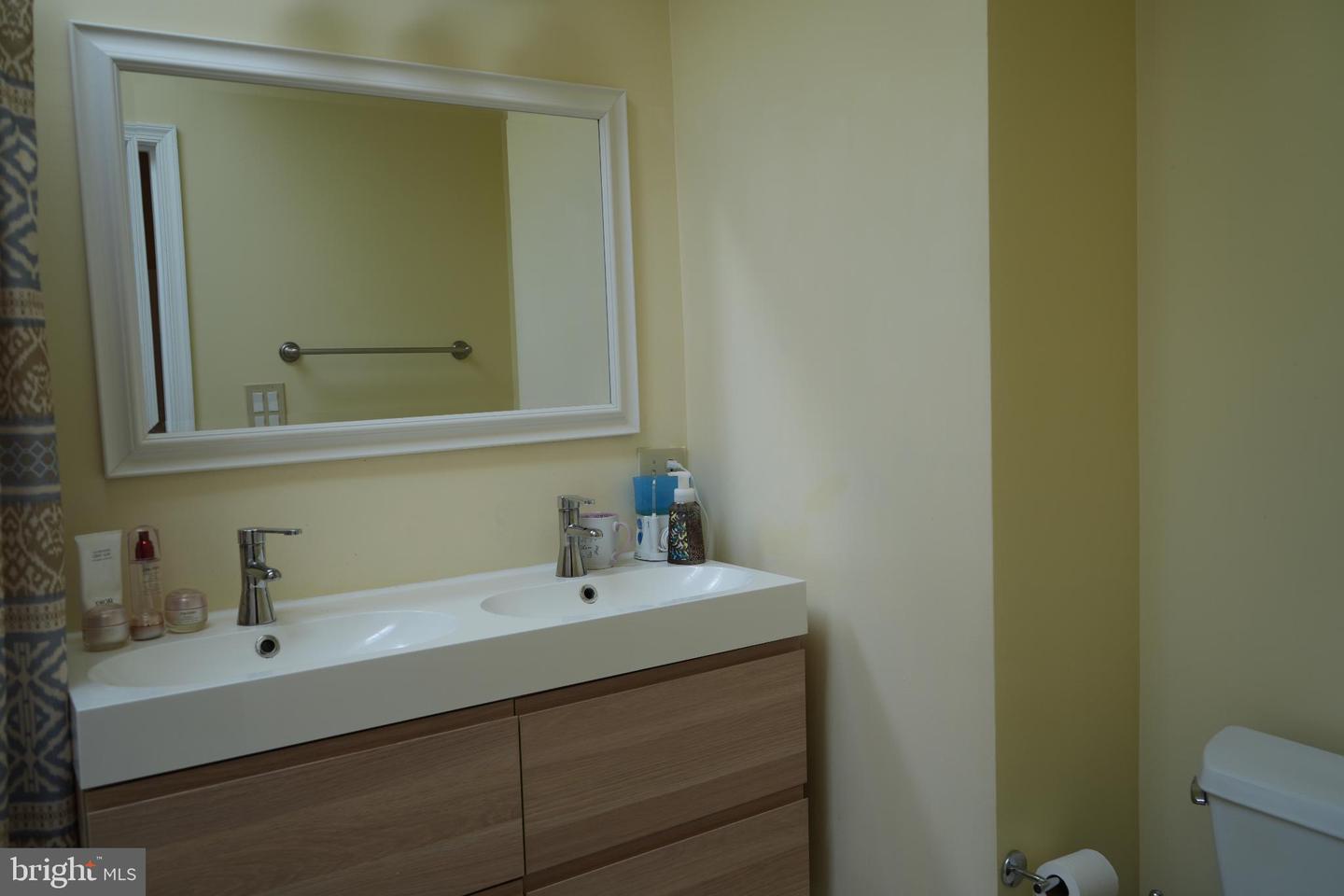4261 FOX LAKE DR, FAIRFAX, Virginia 22033, 4 Bedrooms Bedrooms, 8 Rooms Rooms,3 BathroomsBathrooms,Residential,For sale,4261 FOX LAKE DR,VAFX2267492 MLS # VAFX2267492