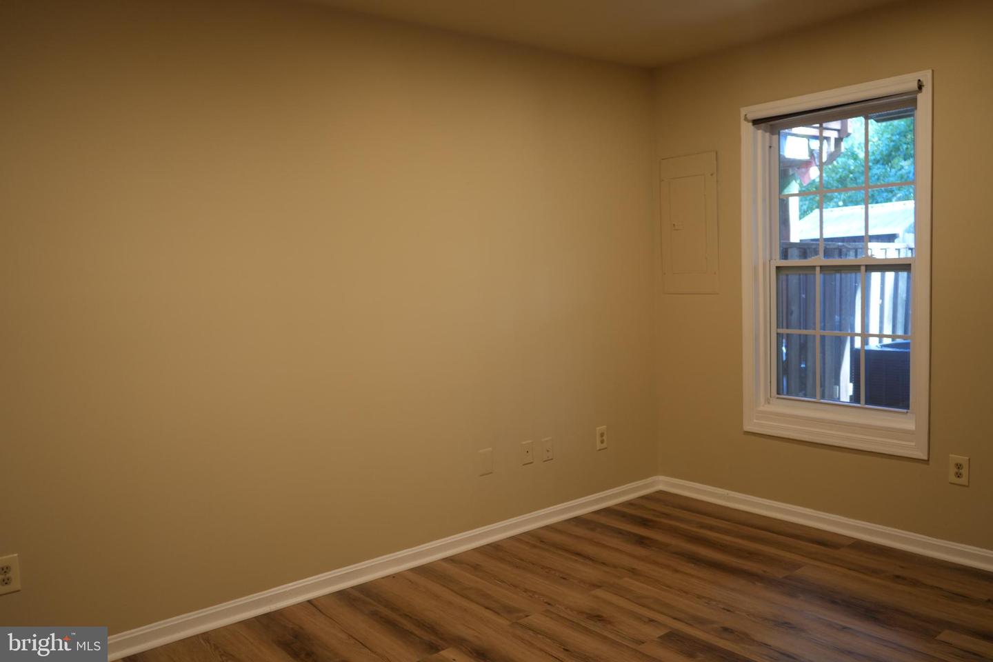 4261 FOX LAKE DR, FAIRFAX, Virginia 22033, 4 Bedrooms Bedrooms, 8 Rooms Rooms,3 BathroomsBathrooms,Residential,For sale,4261 FOX LAKE DR,VAFX2267492 MLS # VAFX2267492