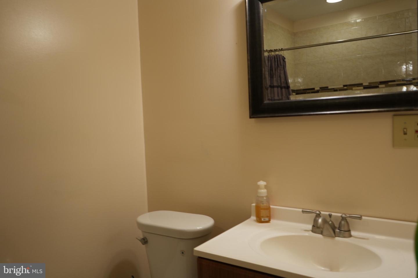 4261 FOX LAKE DR, FAIRFAX, Virginia 22033, 4 Bedrooms Bedrooms, 8 Rooms Rooms,3 BathroomsBathrooms,Residential,For sale,4261 FOX LAKE DR,VAFX2267492 MLS # VAFX2267492