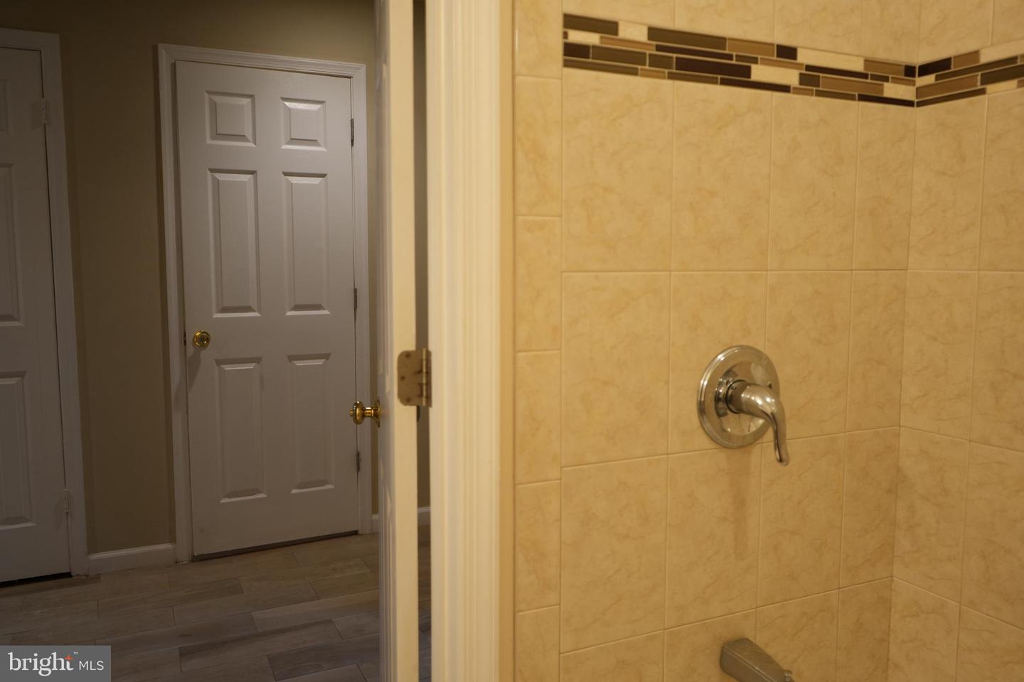 4261 FOX LAKE DR, FAIRFAX, Virginia 22033, 4 Bedrooms Bedrooms, 8 Rooms Rooms,3 BathroomsBathrooms,Residential,For sale,4261 FOX LAKE DR,VAFX2267492 MLS # VAFX2267492