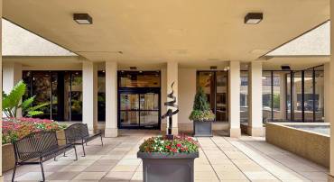 400 MADISON ST #1704, ALEXANDRIA, Virginia 22314, 2 Bedrooms Bedrooms, 8 Rooms Rooms,2 BathroomsBathrooms,Residential,For sale,400 MADISON ST #1704,VAAX2049706 MLS # VAAX2049706