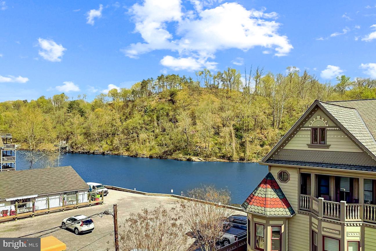 229 MILL ST, OCCOQUAN, Virginia 22125, 3 Bedrooms Bedrooms, ,3 BathroomsBathrooms,Residential,For sale,229 MILL ST,VAPW2104128 MLS # VAPW2104128