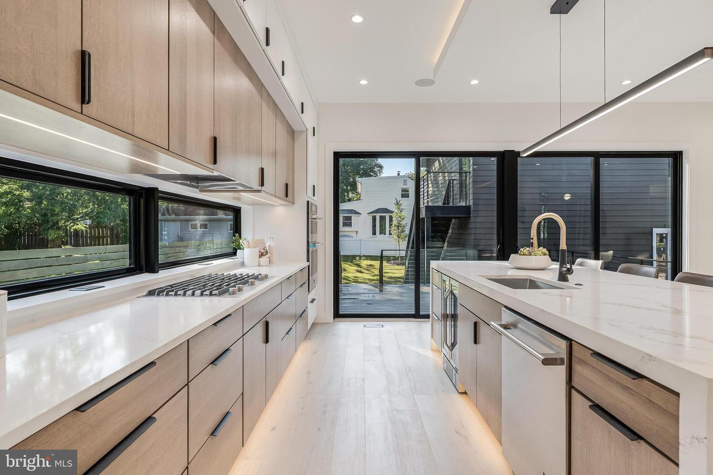3215 COFER RD, FALLS CHURCH, Virginia 22042, 5 Bedrooms Bedrooms, ,5 BathroomsBathrooms,Residential,For sale,3215 COFER RD,VAFX2228198 MLS # VAFX2228198