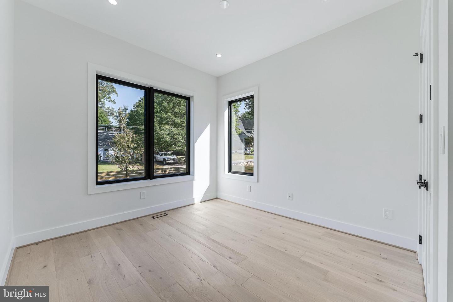 3215 COFER RD, FALLS CHURCH, Virginia 22042, 5 Bedrooms Bedrooms, ,5 BathroomsBathrooms,Residential,For sale,3215 COFER RD,VAFX2228198 MLS # VAFX2228198