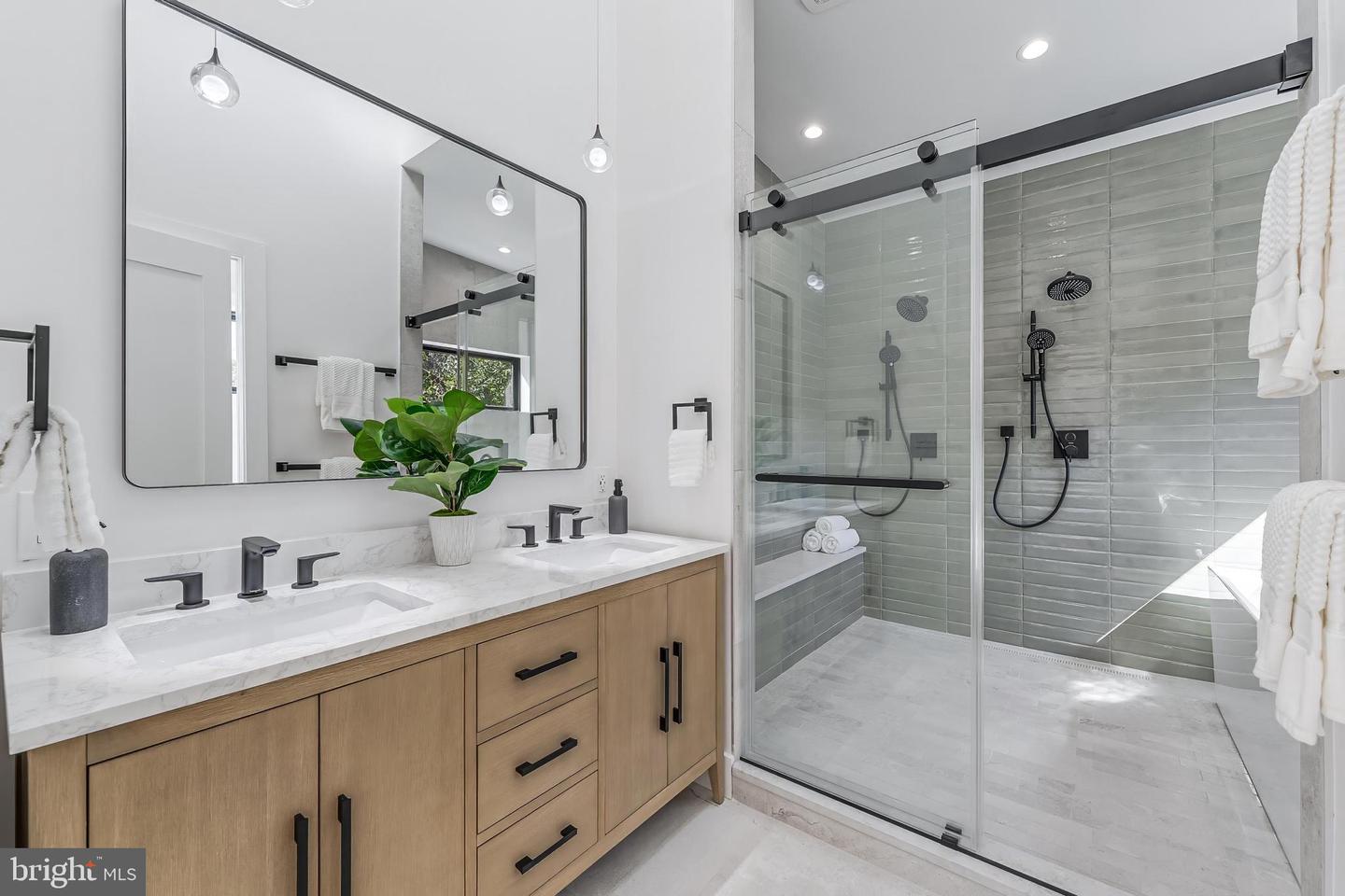 3215 COFER RD, FALLS CHURCH, Virginia 22042, 5 Bedrooms Bedrooms, ,5 BathroomsBathrooms,Residential,For sale,3215 COFER RD,VAFX2228198 MLS # VAFX2228198