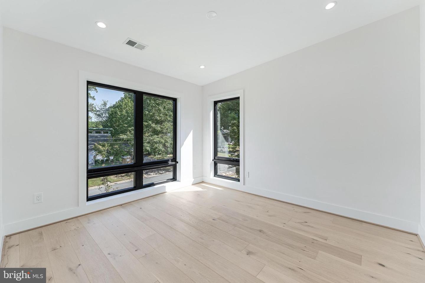 3215 COFER RD, FALLS CHURCH, Virginia 22042, 5 Bedrooms Bedrooms, ,5 BathroomsBathrooms,Residential,For sale,3215 COFER RD,VAFX2228198 MLS # VAFX2228198