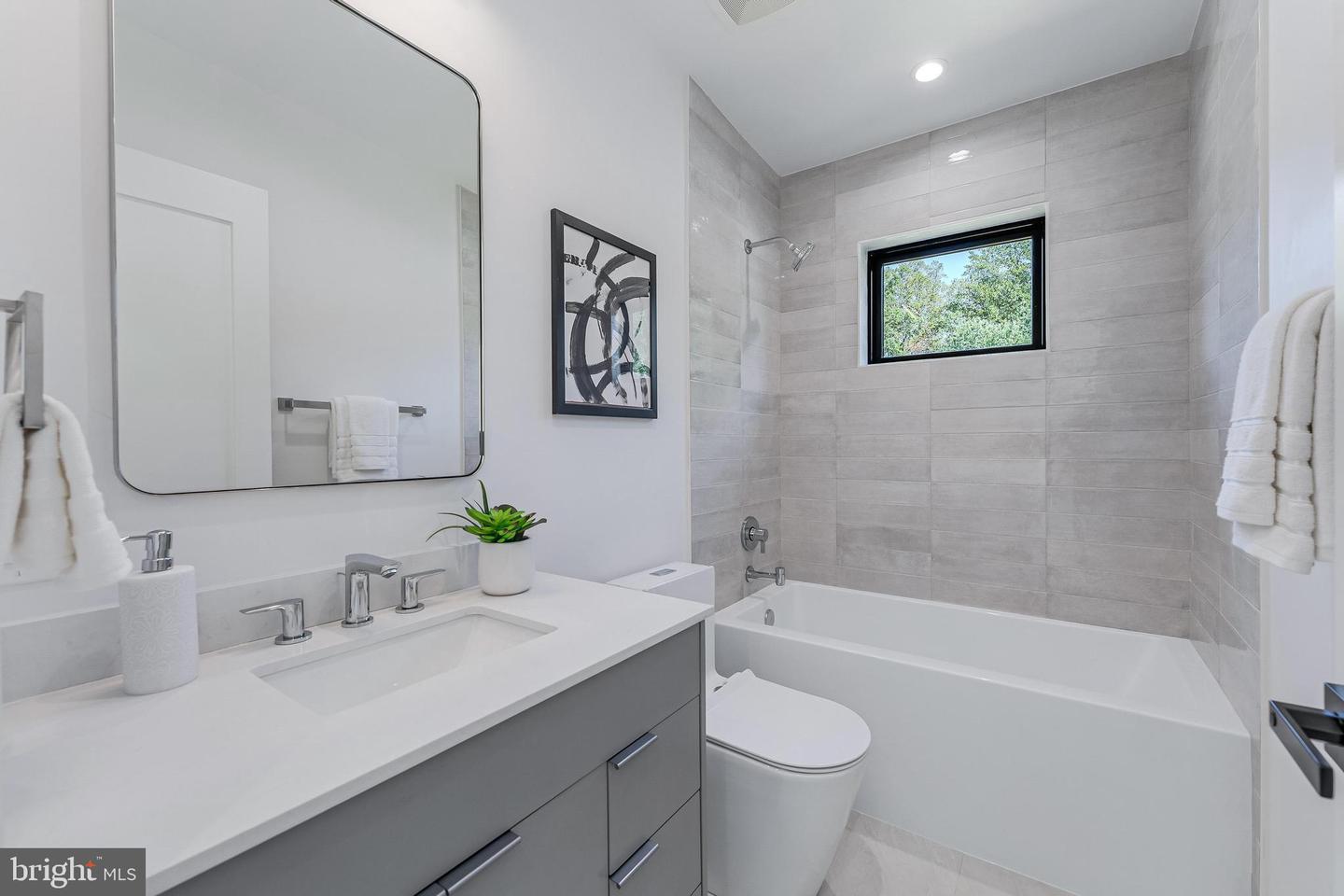 3215 COFER RD, FALLS CHURCH, Virginia 22042, 5 Bedrooms Bedrooms, ,5 BathroomsBathrooms,Residential,For sale,3215 COFER RD,VAFX2228198 MLS # VAFX2228198