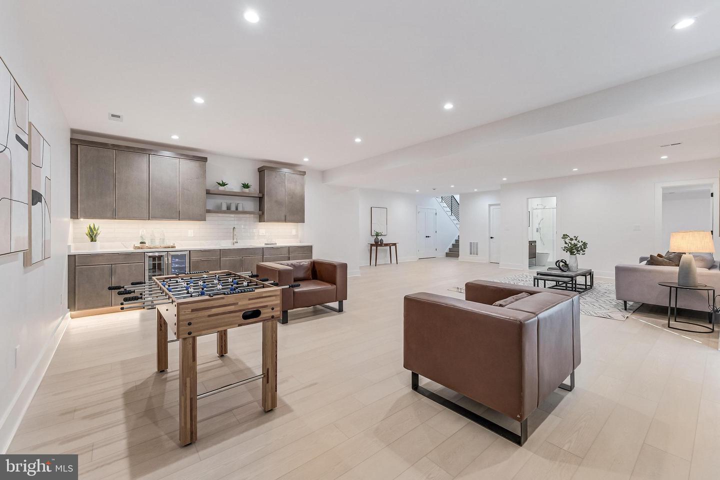 3215 COFER RD, FALLS CHURCH, Virginia 22042, 5 Bedrooms Bedrooms, ,5 BathroomsBathrooms,Residential,For sale,3215 COFER RD,VAFX2228198 MLS # VAFX2228198