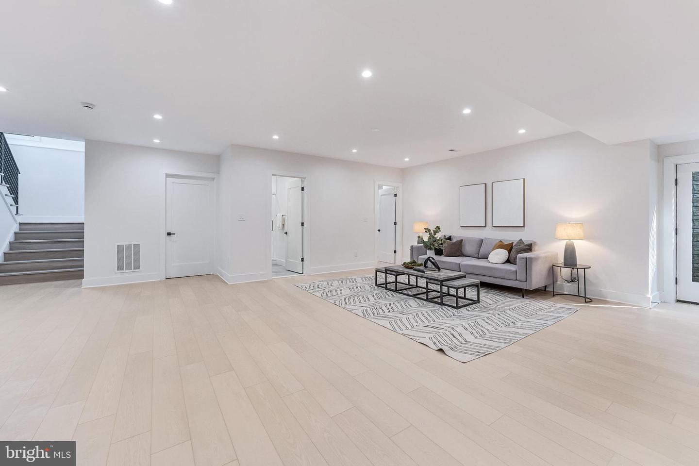 3215 COFER RD, FALLS CHURCH, Virginia 22042, 5 Bedrooms Bedrooms, ,5 BathroomsBathrooms,Residential,For sale,3215 COFER RD,VAFX2228198 MLS # VAFX2228198