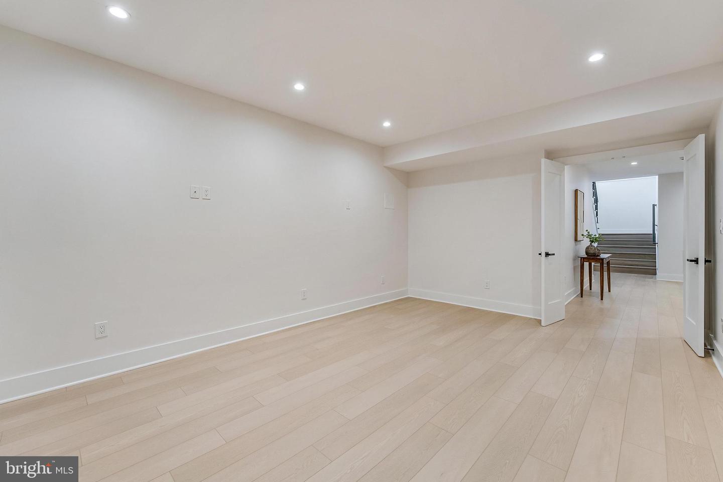 3215 COFER RD, FALLS CHURCH, Virginia 22042, 5 Bedrooms Bedrooms, ,5 BathroomsBathrooms,Residential,For sale,3215 COFER RD,VAFX2228198 MLS # VAFX2228198