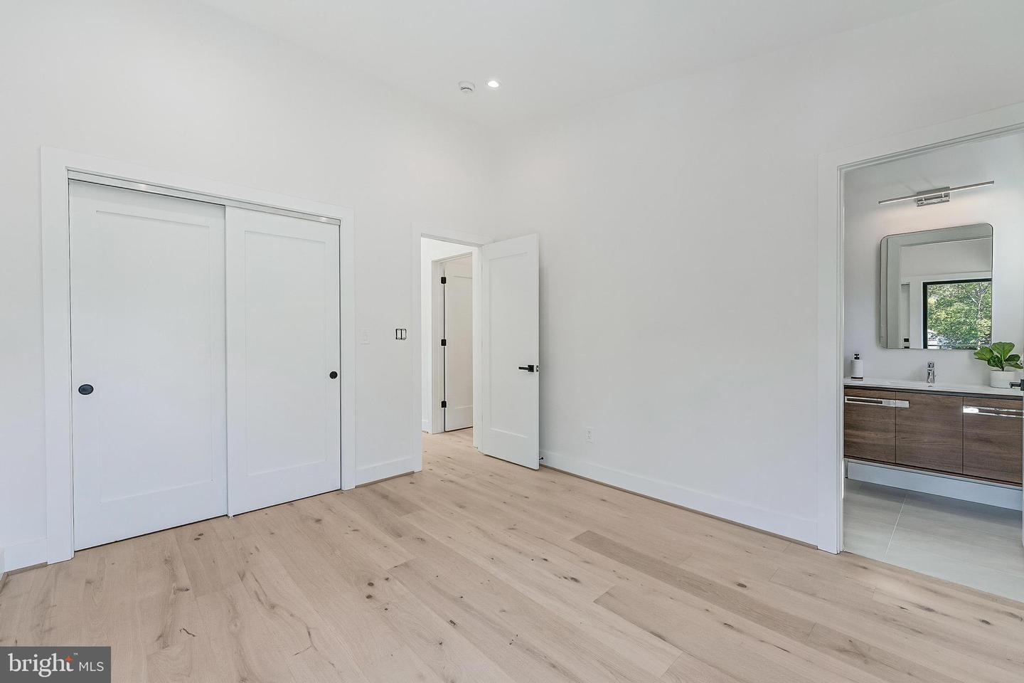3215 COFER RD, FALLS CHURCH, Virginia 22042, 5 Bedrooms Bedrooms, ,5 BathroomsBathrooms,Residential,For sale,3215 COFER RD,VAFX2228198 MLS # VAFX2228198