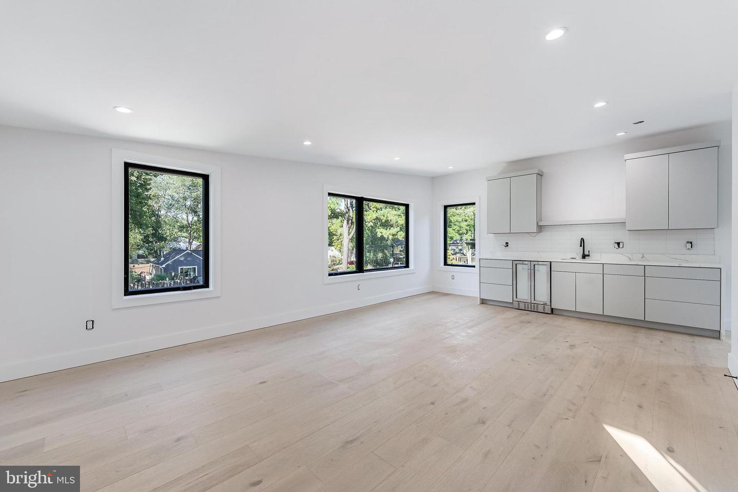 3215 COFER RD, FALLS CHURCH, Virginia 22042, 5 Bedrooms Bedrooms, ,5 BathroomsBathrooms,Residential,For sale,3215 COFER RD,VAFX2228198 MLS # VAFX2228198
