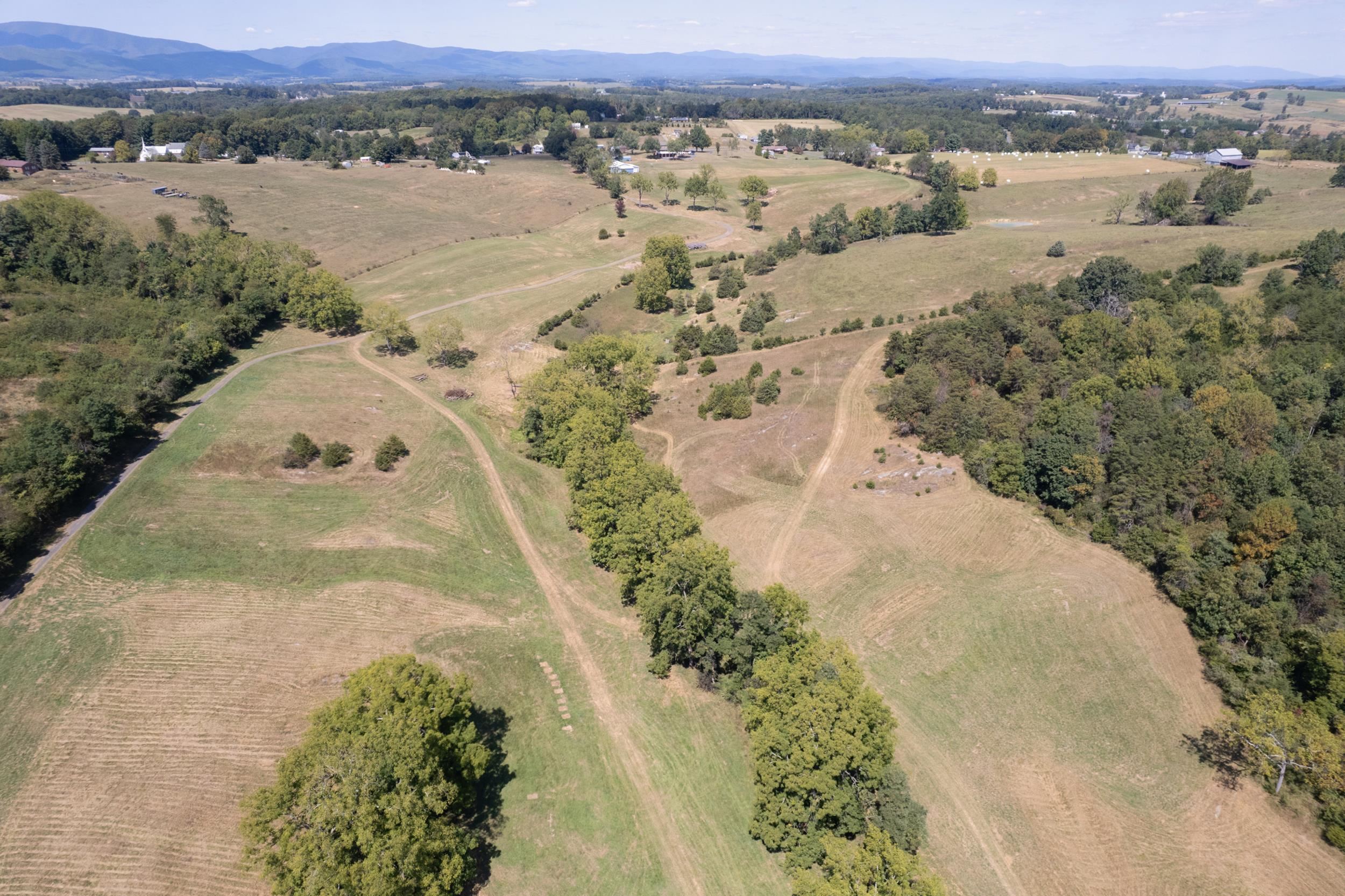 1370 MIDDLEBROOK RD, STAUNTON, Virginia 24401, 5 Bedrooms Bedrooms, ,4 BathroomsBathrooms,Residential,Lola's Farm https://view.spiro.media/1370-middl,1370 MIDDLEBROOK RD,669053 MLS # 669053