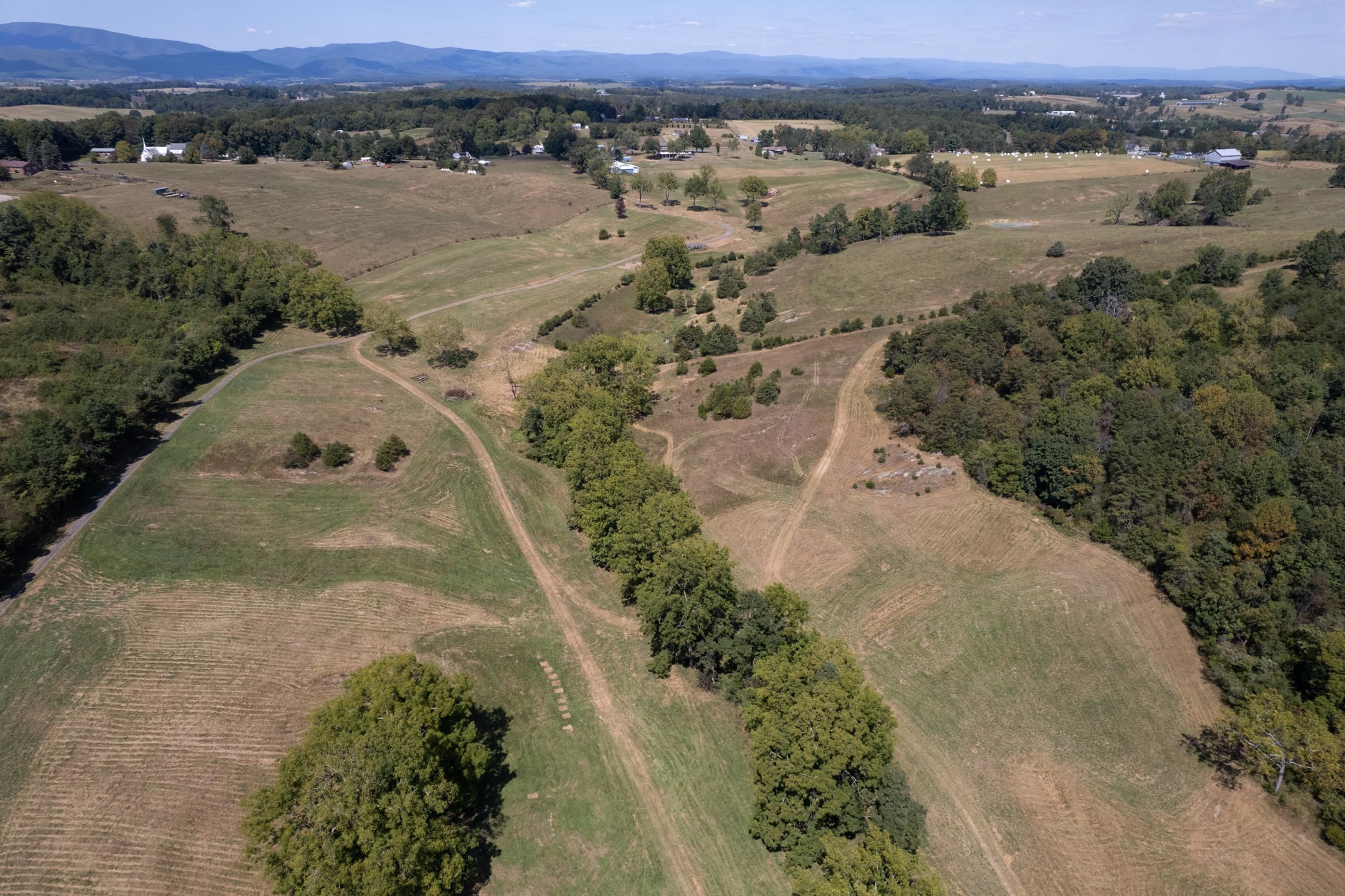 1370 MIDDLEBROOK RD, STAUNTON, Virginia 24401, 5 Bedrooms Bedrooms, ,4 BathroomsBathrooms,Residential,Lola's Farm https://view.spiro.media/1370-middl,1370 MIDDLEBROOK RD,669053 MLS # 669053