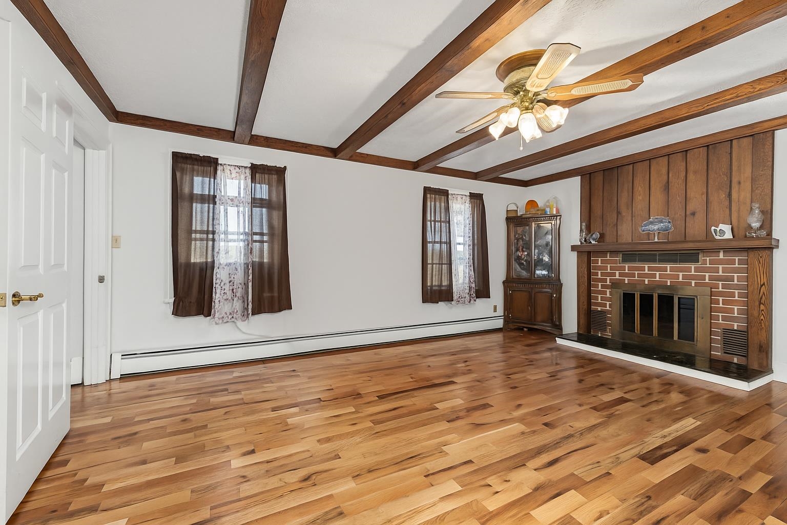 1370 MIDDLEBROOK RD, STAUNTON, Virginia 24401, 5 Bedrooms Bedrooms, ,4 BathroomsBathrooms,Residential,Lola's Farm https://view.spiro.media/1370-middl,1370 MIDDLEBROOK RD,669053 MLS # 669053