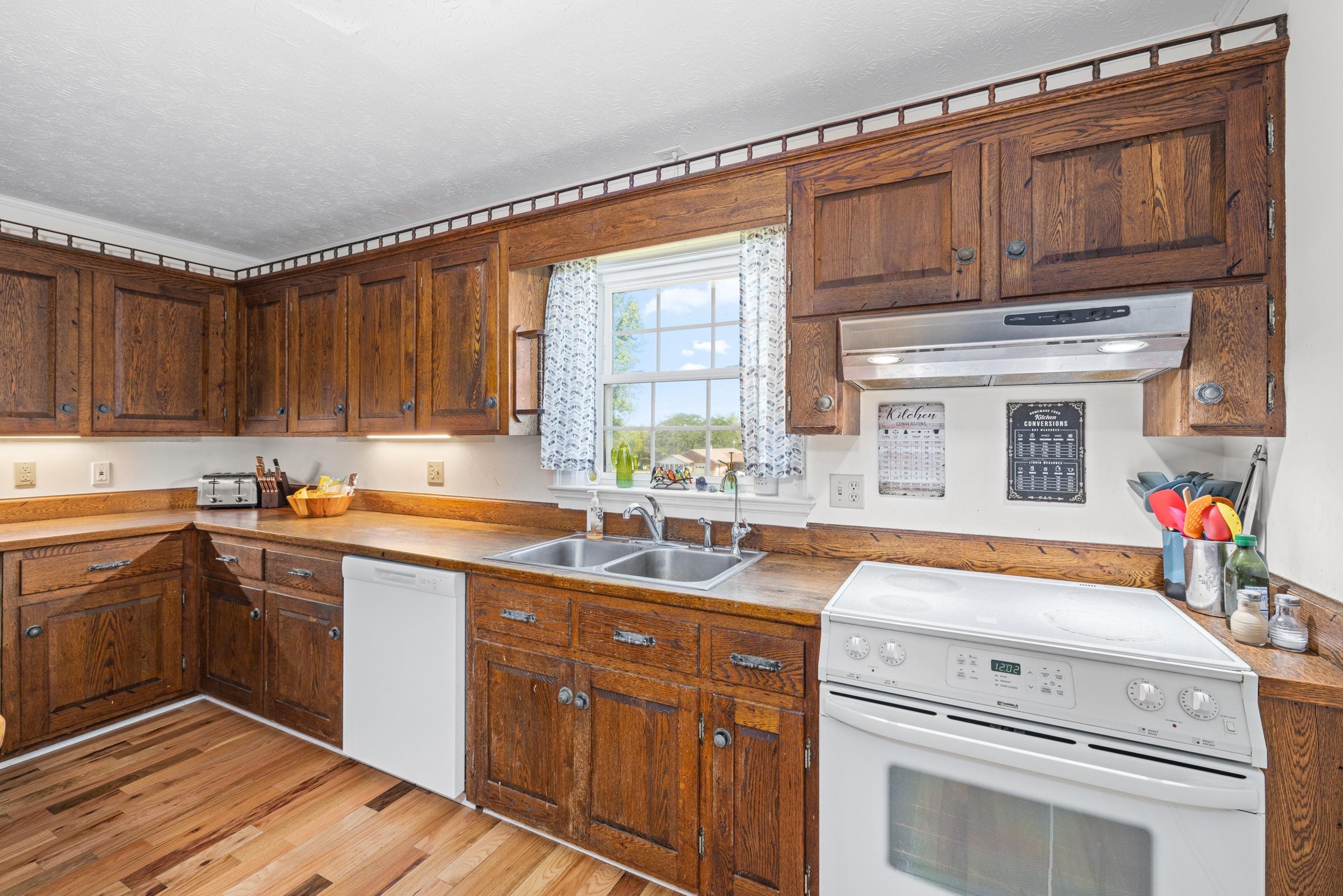 1370 MIDDLEBROOK RD, STAUNTON, Virginia 24401, 5 Bedrooms Bedrooms, ,4 BathroomsBathrooms,Residential,Lola's Farm https://view.spiro.media/1370-middl,1370 MIDDLEBROOK RD,669053 MLS # 669053