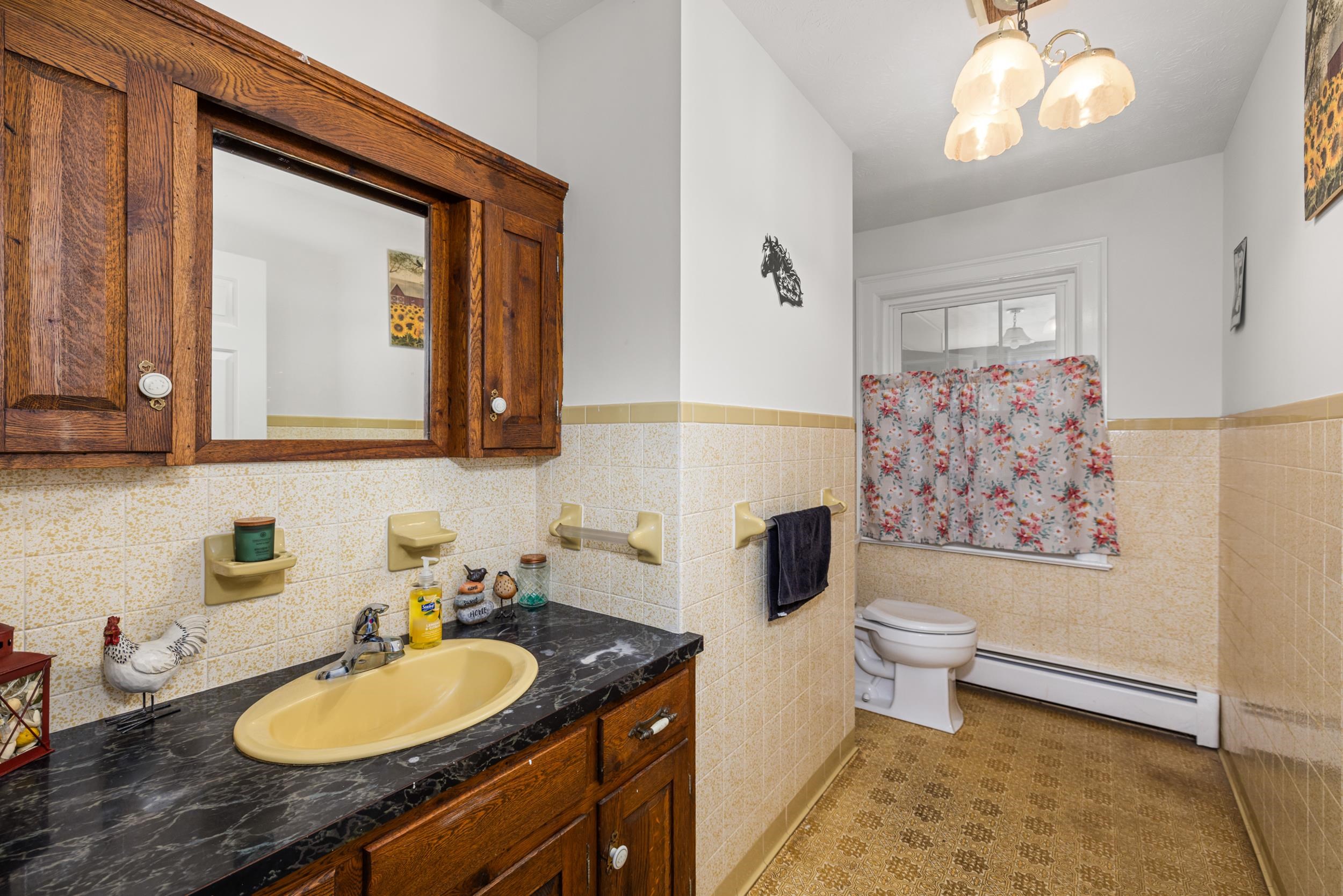 1370 MIDDLEBROOK RD, STAUNTON, Virginia 24401, 5 Bedrooms Bedrooms, ,4 BathroomsBathrooms,Residential,Lola's Farm https://view.spiro.media/1370-middl,1370 MIDDLEBROOK RD,669053 MLS # 669053