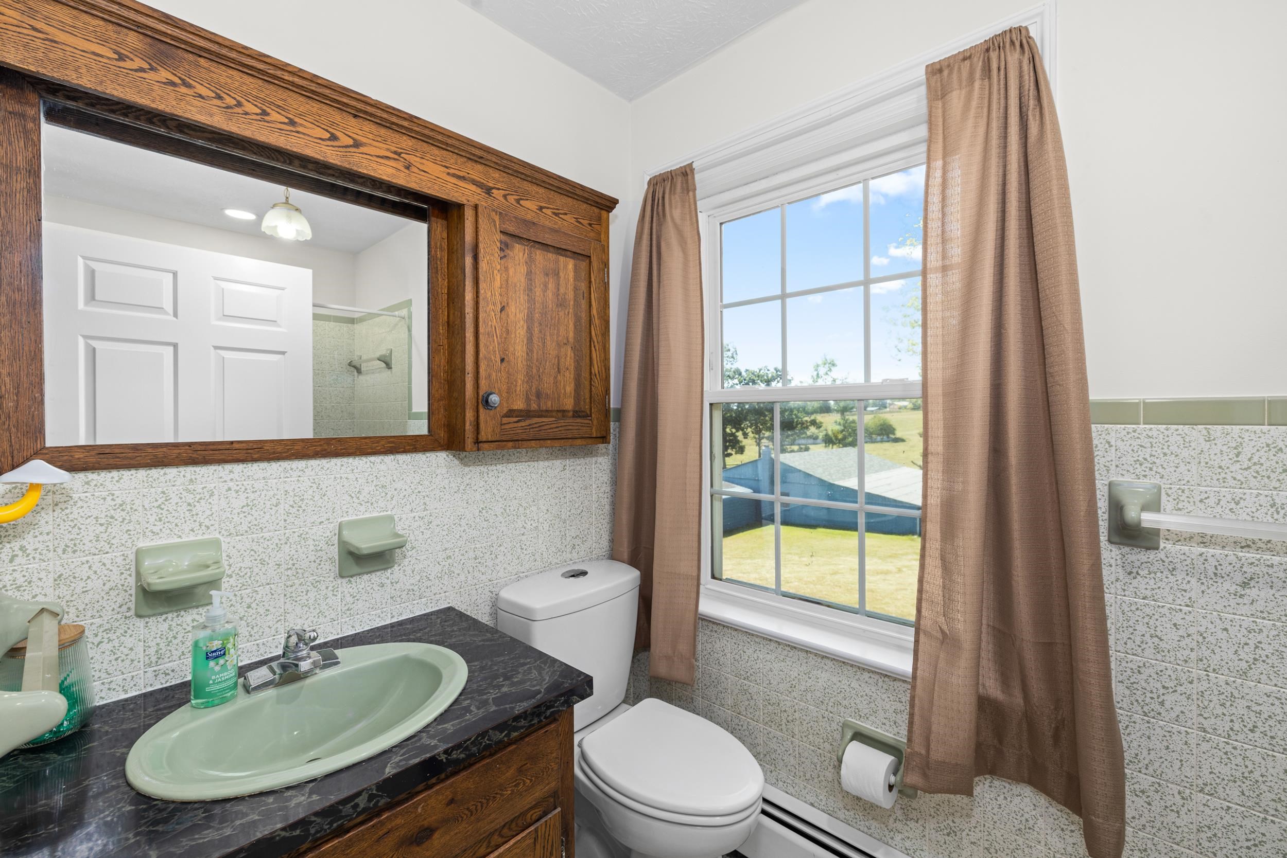 1370 MIDDLEBROOK RD, STAUNTON, Virginia 24401, 5 Bedrooms Bedrooms, ,4 BathroomsBathrooms,Residential,Lola's Farm https://view.spiro.media/1370-middl,1370 MIDDLEBROOK RD,669053 MLS # 669053