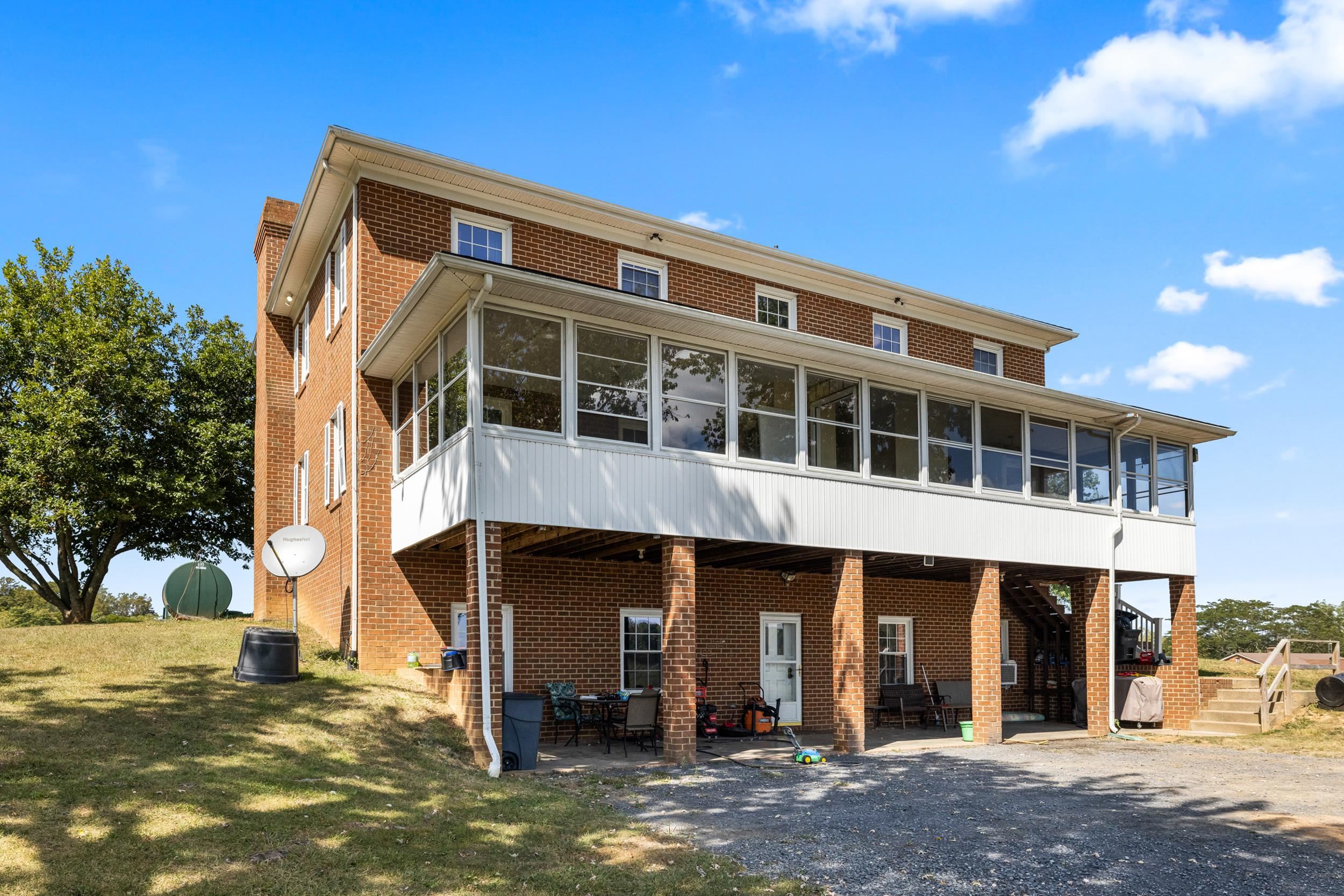 1370 MIDDLEBROOK RD, STAUNTON, Virginia 24401, 5 Bedrooms Bedrooms, ,4 BathroomsBathrooms,Residential,Lola's Farm https://view.spiro.media/1370-middl,1370 MIDDLEBROOK RD,669053 MLS # 669053
