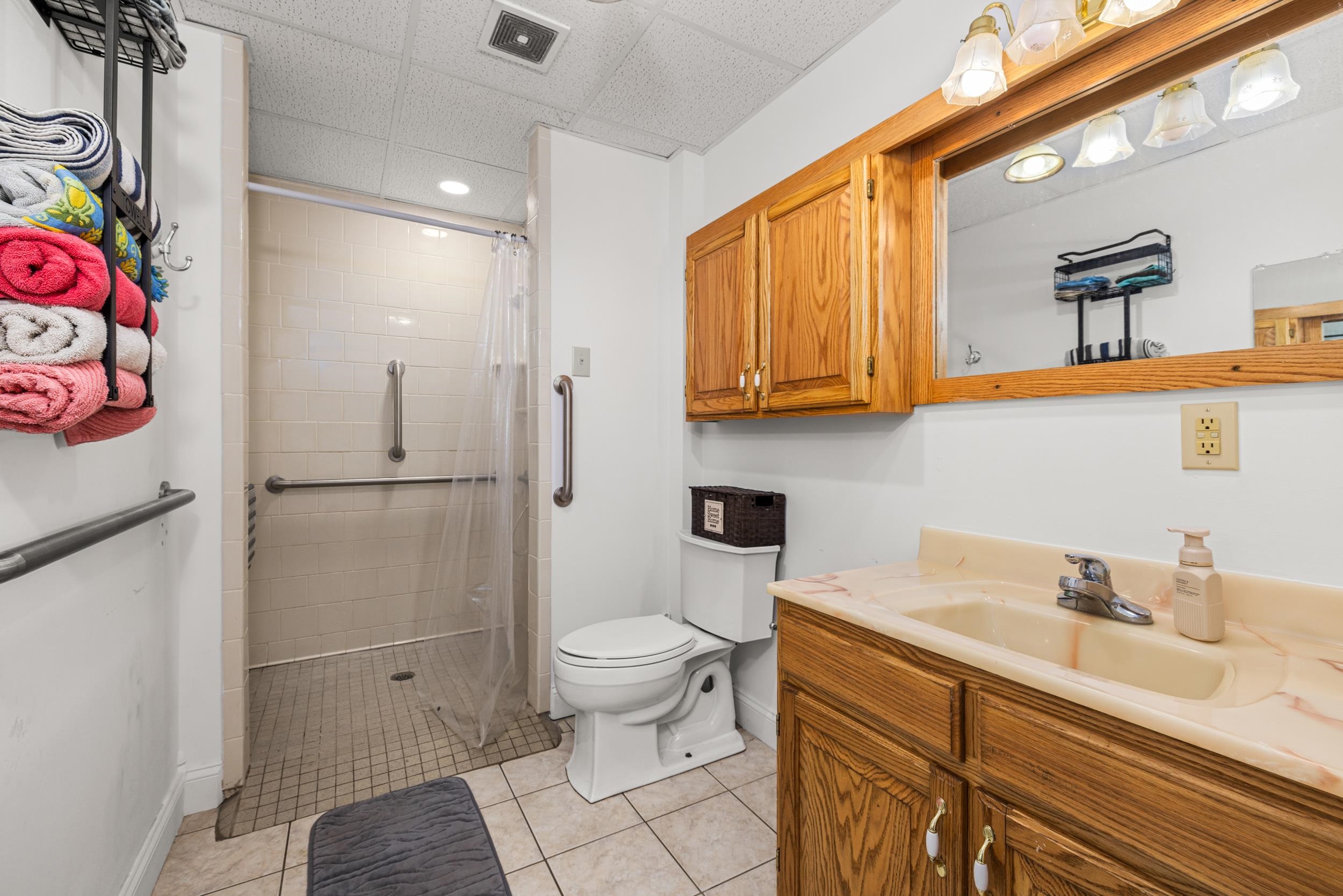 1370 MIDDLEBROOK RD, STAUNTON, Virginia 24401, 5 Bedrooms Bedrooms, ,4 BathroomsBathrooms,Residential,Lola's Farm https://view.spiro.media/1370-middl,1370 MIDDLEBROOK RD,669053 MLS # 669053