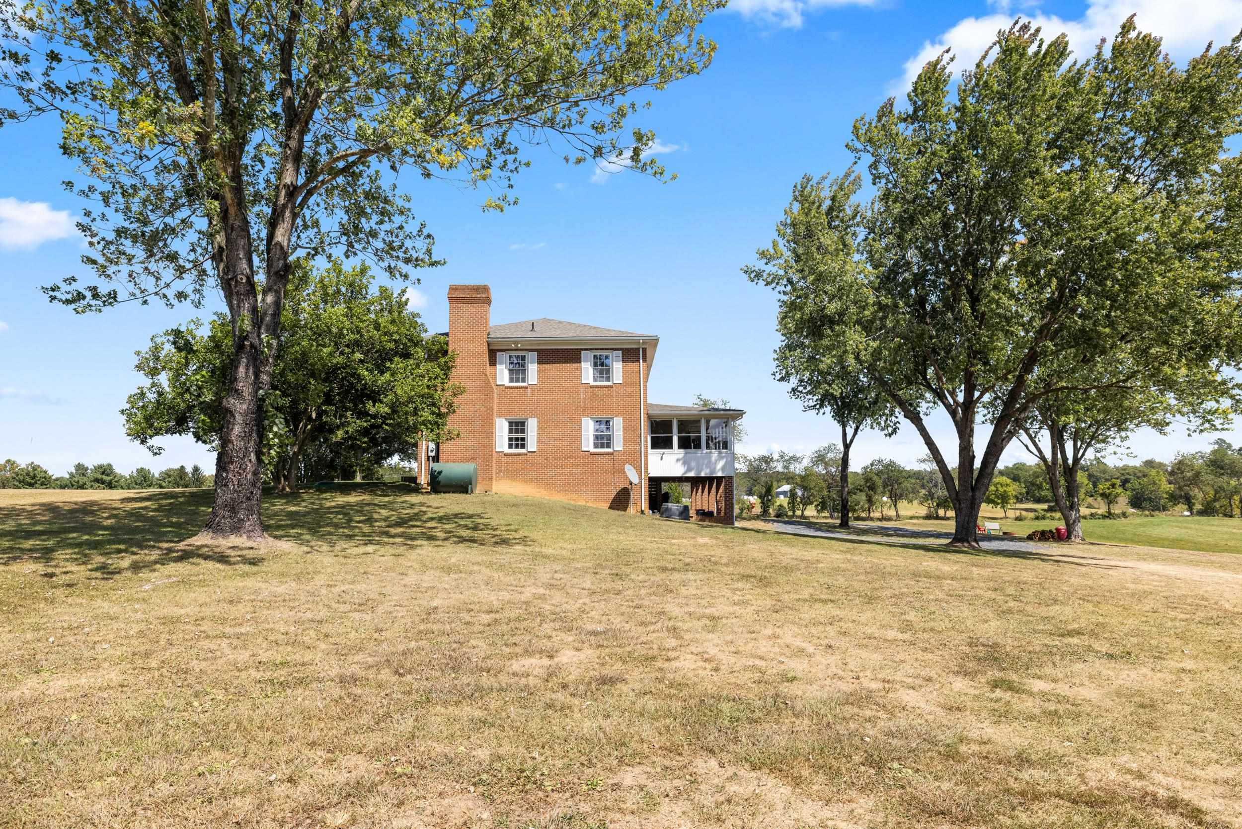 1370 MIDDLEBROOK RD, STAUNTON, Virginia 24401, 5 Bedrooms Bedrooms, ,4 BathroomsBathrooms,Residential,Lola's Farm https://view.spiro.media/1370-middl,1370 MIDDLEBROOK RD,669053 MLS # 669053