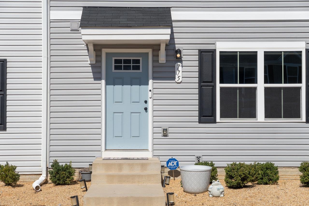 775 CARSON CIR, GROTTOES, Virginia 24441, 3 Bedrooms Bedrooms, ,2 BathroomsBathrooms,Residential,775 CARSON CIR,669054 MLS # 669054