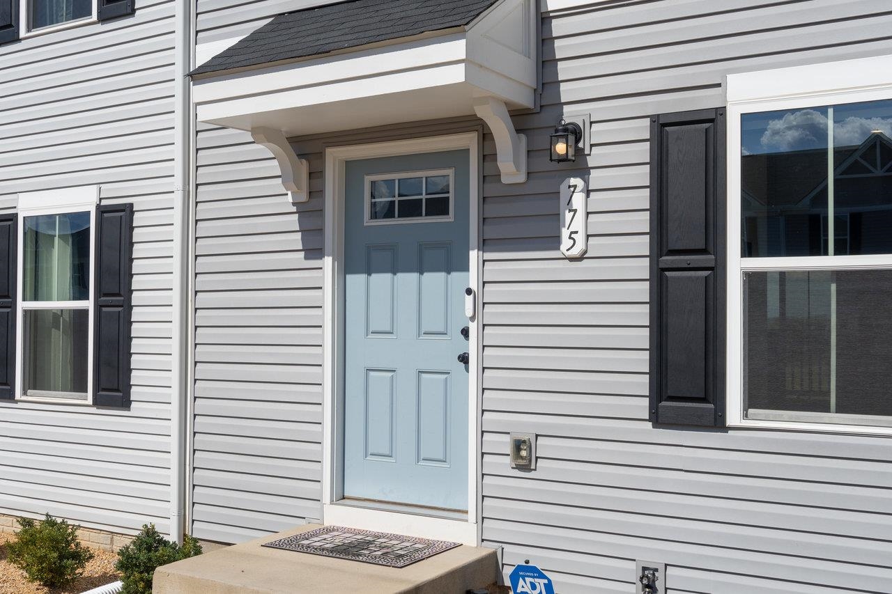 775 CARSON CIR, GROTTOES, Virginia 24441, 3 Bedrooms Bedrooms, ,2 BathroomsBathrooms,Residential,775 CARSON CIR,669054 MLS # 669054