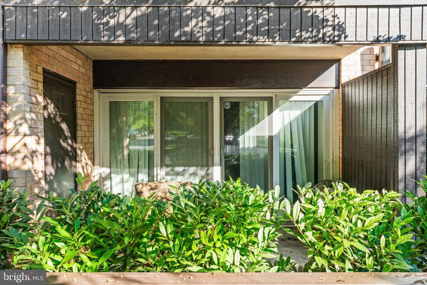 7855 ENOLA ST #101, MCLEAN, Virginia 22102, 1 Bedroom Bedrooms, 2 Rooms Rooms,1 BathroomBathrooms,Residential,For sale,7855 ENOLA ST #101,VAFX2260942 MLS # VAFX2260942
