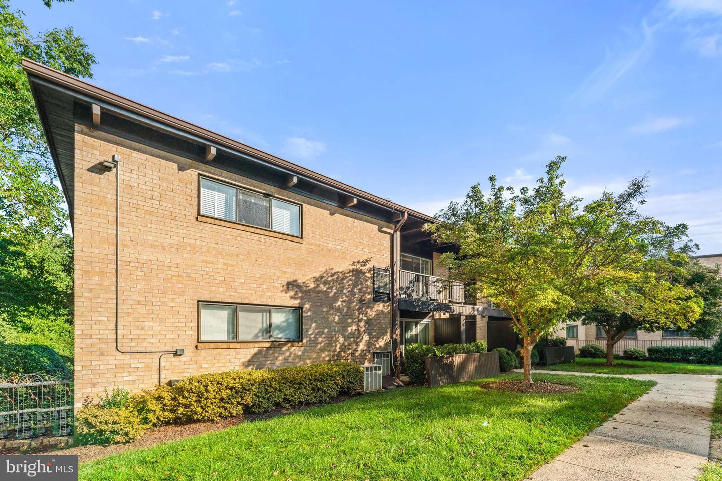 7855 ENOLA ST #101, MCLEAN, Virginia 22102, 1 Bedroom Bedrooms, 2 Rooms Rooms,1 BathroomBathrooms,Residential,For sale,7855 ENOLA ST #101,VAFX2260942 MLS # VAFX2260942