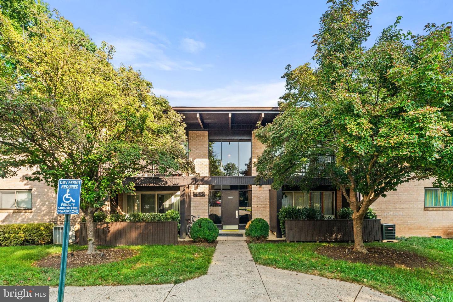 7855 ENOLA ST #101, MCLEAN, Virginia 22102, 1 Bedroom Bedrooms, 2 Rooms Rooms,1 BathroomBathrooms,Residential,For sale,7855 ENOLA ST #101,VAFX2260942 MLS # VAFX2260942