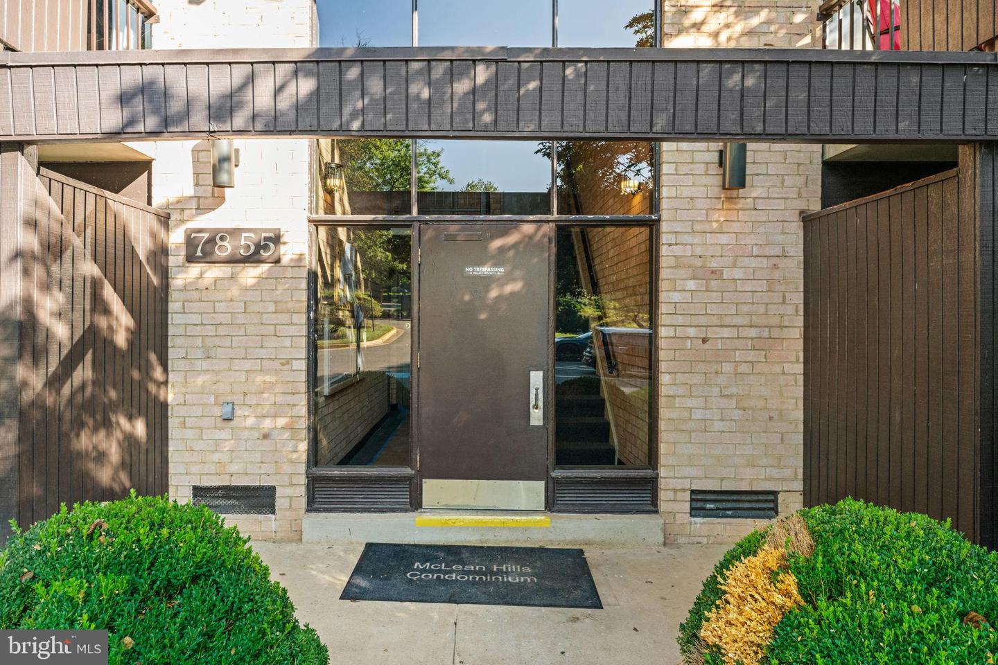 7855 ENOLA ST #101, MCLEAN, Virginia 22102, 1 Bedroom Bedrooms, 2 Rooms Rooms,1 BathroomBathrooms,Residential,For sale,7855 ENOLA ST #101,VAFX2260942 MLS # VAFX2260942