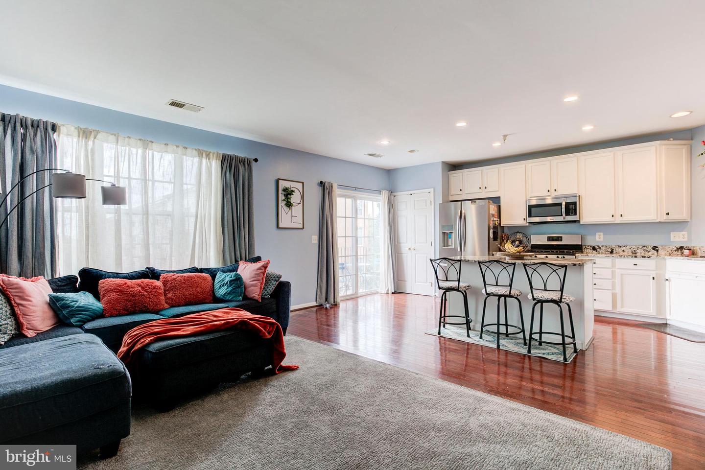 6287 ASTER HAVEN CIR #8, HAYMARKET, Virginia 20169, 3 Bedrooms Bedrooms, ,2 BathroomsBathrooms,Residential,For sale,6287 ASTER HAVEN CIR #8,VAPW2101722 MLS # VAPW2101722