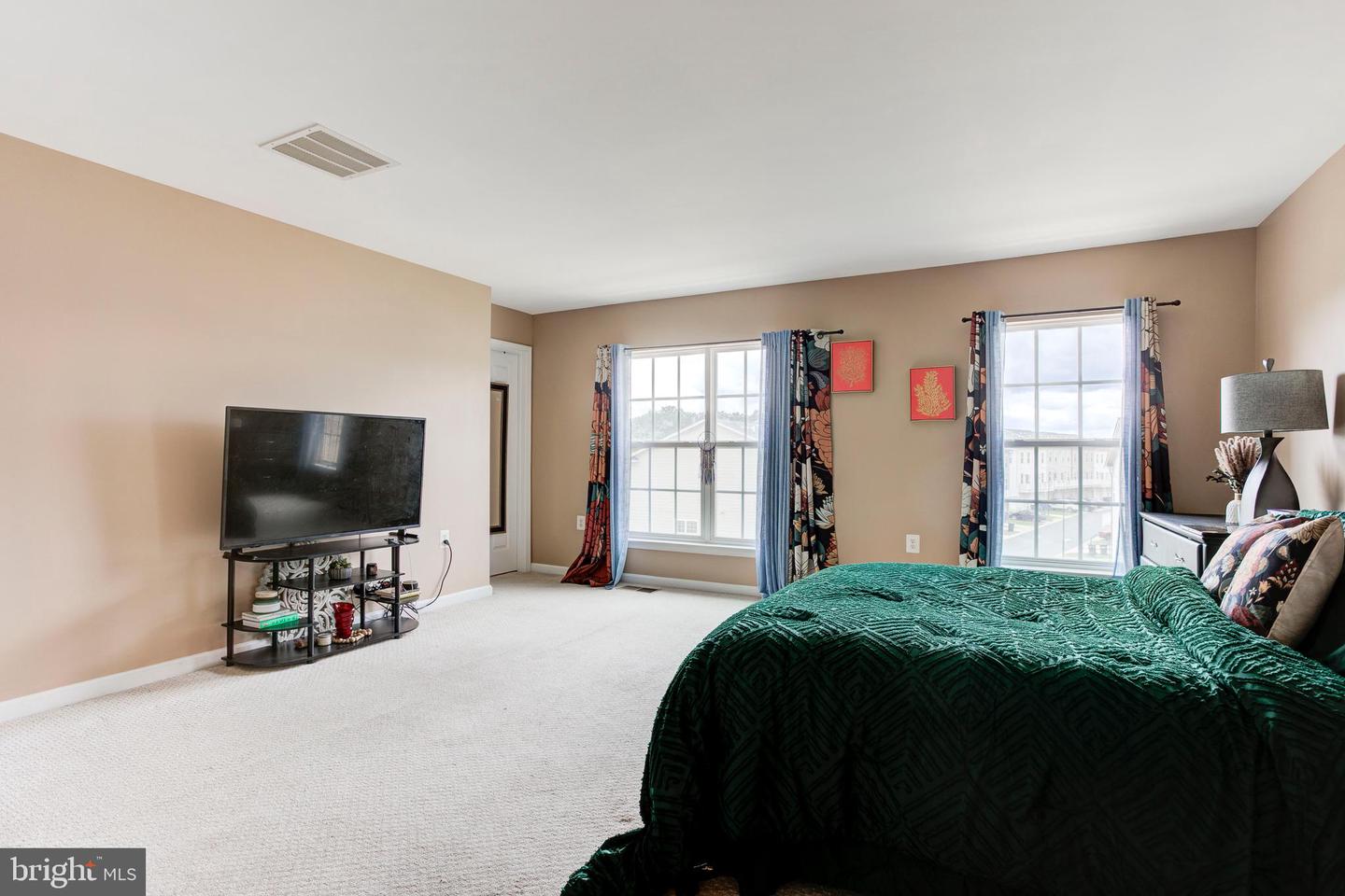 6287 ASTER HAVEN CIR #8, HAYMARKET, Virginia 20169, 3 Bedrooms Bedrooms, ,2 BathroomsBathrooms,Residential,For sale,6287 ASTER HAVEN CIR #8,VAPW2101722 MLS # VAPW2101722