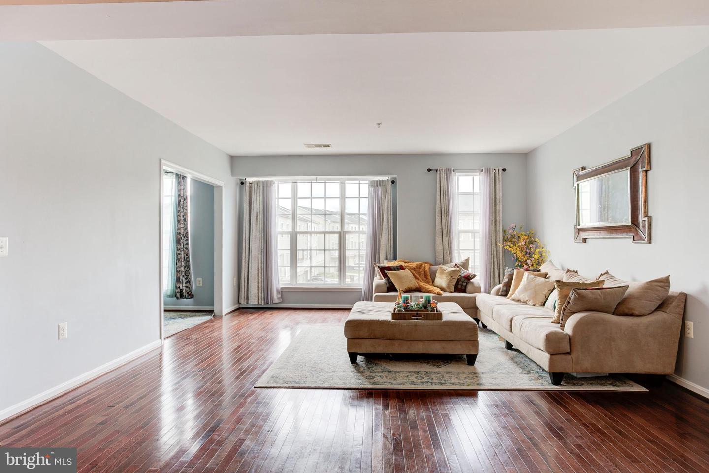 6287 ASTER HAVEN CIR #8, HAYMARKET, Virginia 20169, 3 Bedrooms Bedrooms, ,2 BathroomsBathrooms,Residential,For sale,6287 ASTER HAVEN CIR #8,VAPW2101722 MLS # VAPW2101722