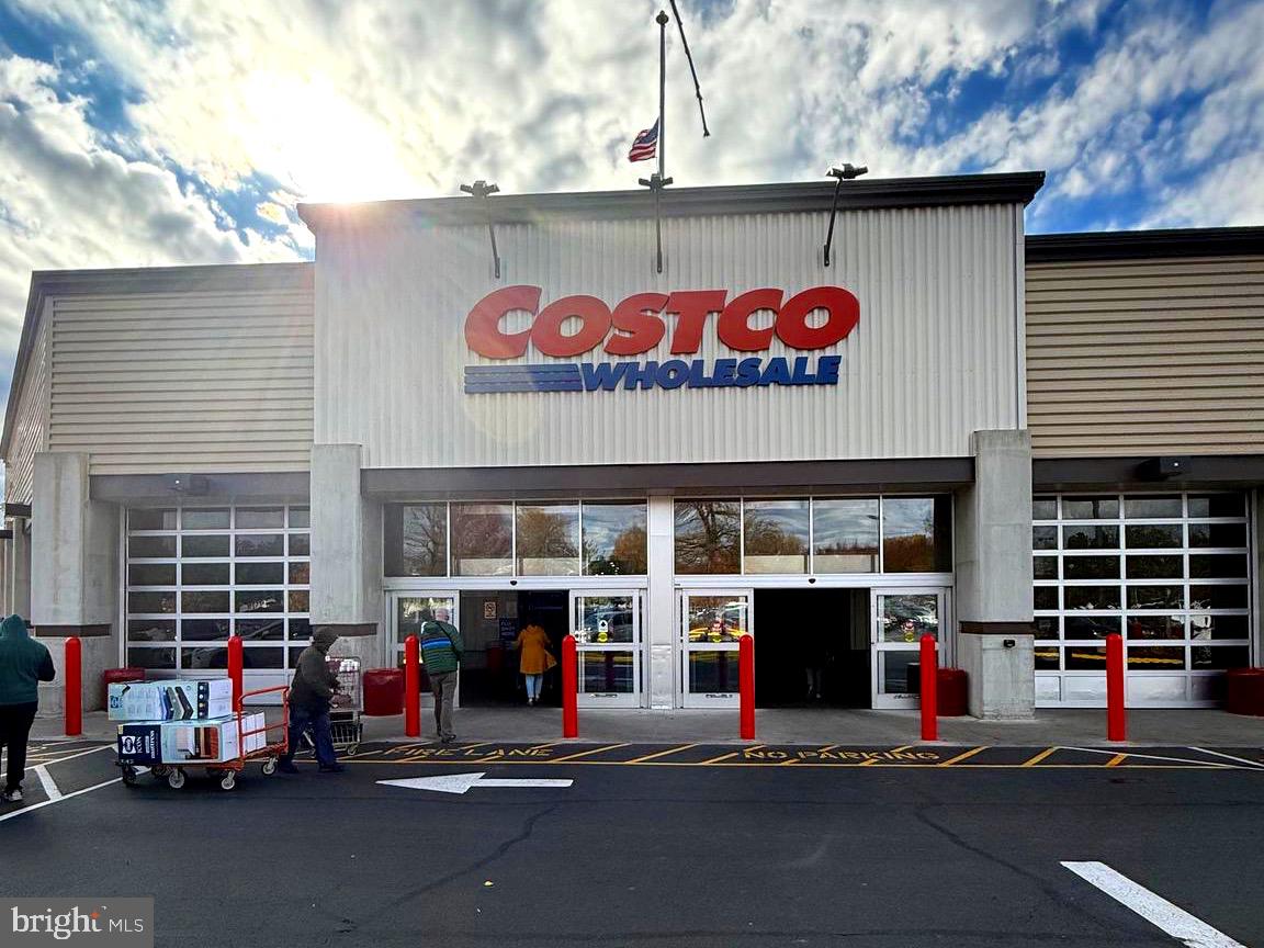 4714 HANRAHAN PL, ALEXANDRIA, Virginia 22309, 3 Bedrooms Bedrooms, ,2 BathroomsBathrooms,Residential,For sale,4714 HANRAHAN PL,VAFX2264252 MLS # VAFX2264252