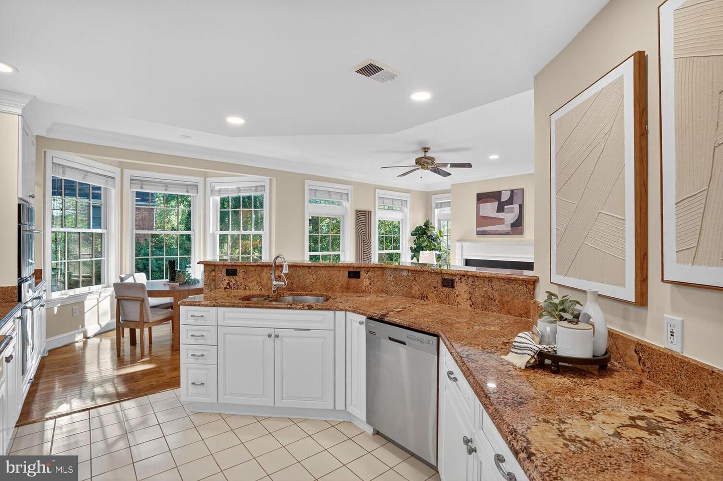 2053 MAYFAIR MCLEAN CT, FALLS CHURCH, Virginia 22043, 3 Bedrooms Bedrooms, ,3 BathroomsBathrooms,Residential,For sale,2053 MAYFAIR MCLEAN CT,VAFX2264586 MLS # VAFX2264586