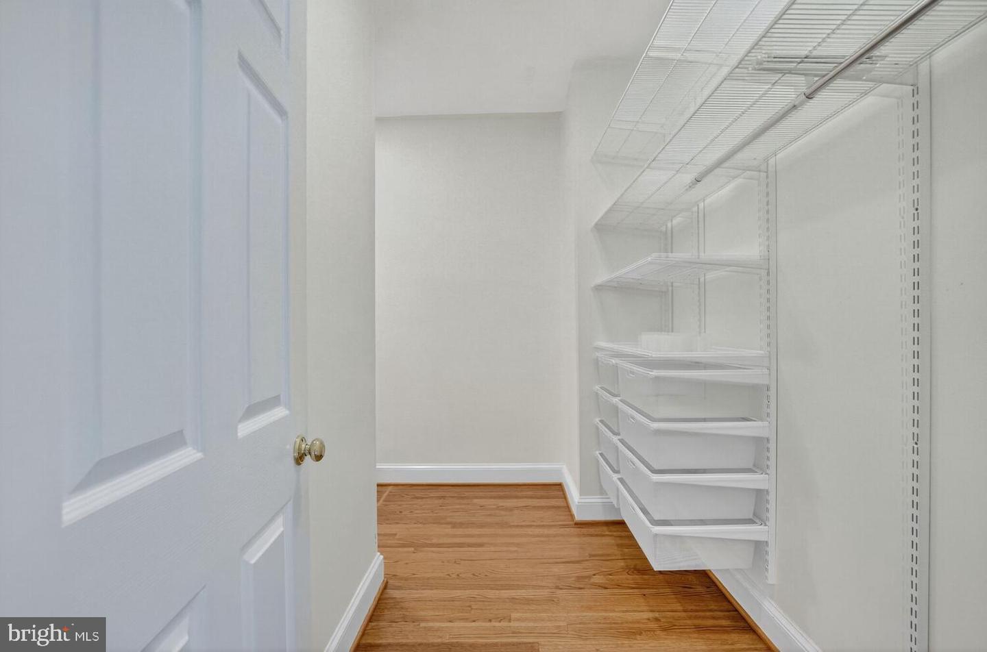 2053 MAYFAIR MCLEAN CT, FALLS CHURCH, Virginia 22043, 3 Bedrooms Bedrooms, ,3 BathroomsBathrooms,Residential,For sale,2053 MAYFAIR MCLEAN CT,VAFX2264586 MLS # VAFX2264586
