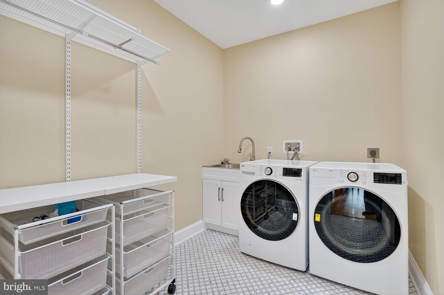 2053 MAYFAIR MCLEAN CT, FALLS CHURCH, Virginia 22043, 3 Bedrooms Bedrooms, ,3 BathroomsBathrooms,Residential,For sale,2053 MAYFAIR MCLEAN CT,VAFX2264586 MLS # VAFX2264586