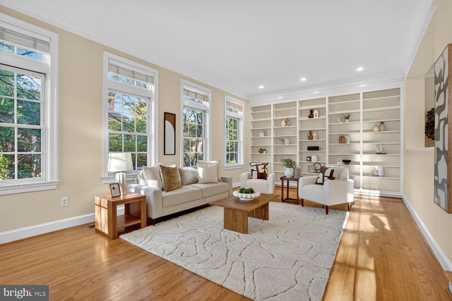 2053 MAYFAIR MCLEAN CT, FALLS CHURCH, Virginia 22043, 3 Bedrooms Bedrooms, ,3 BathroomsBathrooms,Residential,For sale,2053 MAYFAIR MCLEAN CT,VAFX2264586 MLS # VAFX2264586
