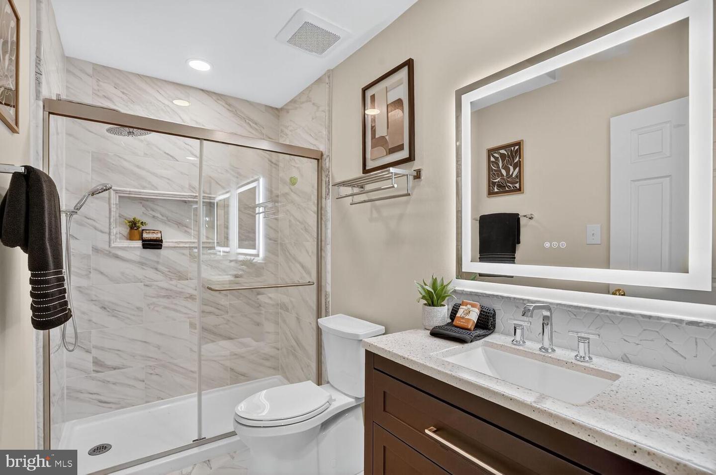 2053 MAYFAIR MCLEAN CT, FALLS CHURCH, Virginia 22043, 3 Bedrooms Bedrooms, ,3 BathroomsBathrooms,Residential,For sale,2053 MAYFAIR MCLEAN CT,VAFX2264586 MLS # VAFX2264586
