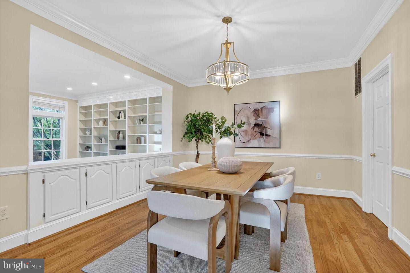 2053 MAYFAIR MCLEAN CT, FALLS CHURCH, Virginia 22043, 3 Bedrooms Bedrooms, ,3 BathroomsBathrooms,Residential,For sale,2053 MAYFAIR MCLEAN CT,VAFX2264586 MLS # VAFX2264586