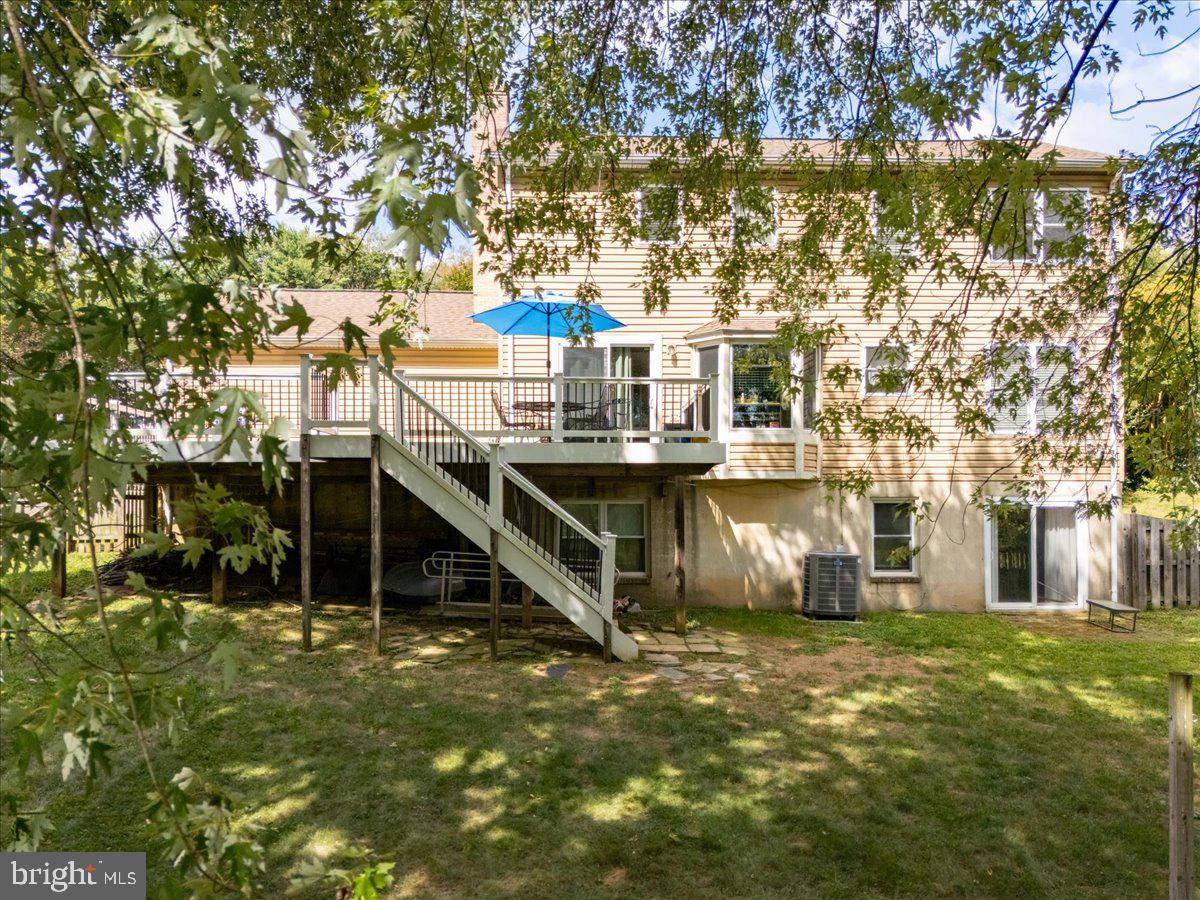 912 CHANCELLOR ST SW, LEESBURG, Virginia 20175, 5 Bedrooms Bedrooms, ,3 BathroomsBathrooms,Residential,For sale,912 CHANCELLOR ST SW,VALO2106170 MLS # VALO2106170