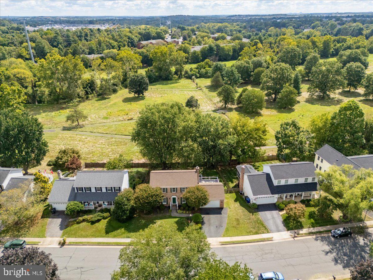 912 CHANCELLOR ST SW, LEESBURG, Virginia 20175, 5 Bedrooms Bedrooms, ,3 BathroomsBathrooms,Residential,For sale,912 CHANCELLOR ST SW,VALO2106170 MLS # VALO2106170