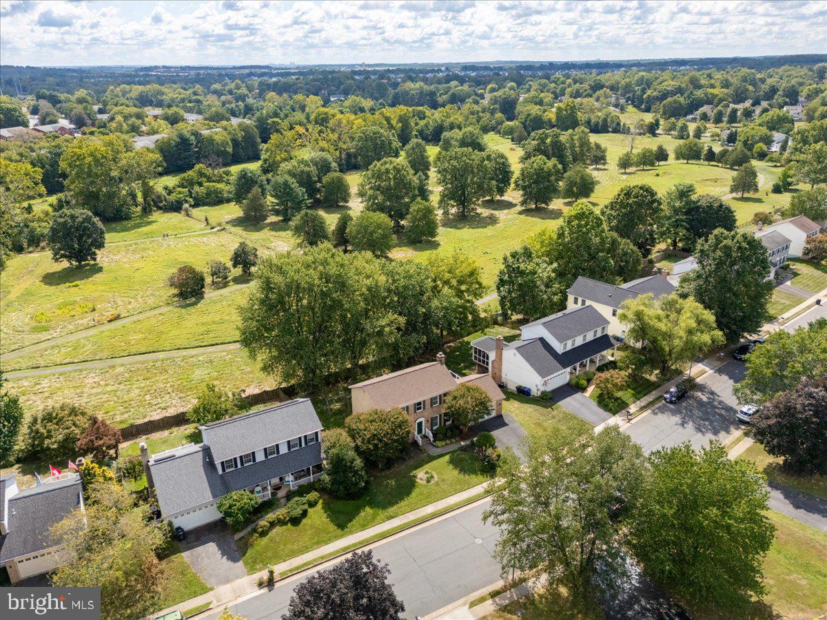 912 CHANCELLOR ST SW, LEESBURG, Virginia 20175, 5 Bedrooms Bedrooms, ,3 BathroomsBathrooms,Residential,For sale,912 CHANCELLOR ST SW,VALO2106170 MLS # VALO2106170