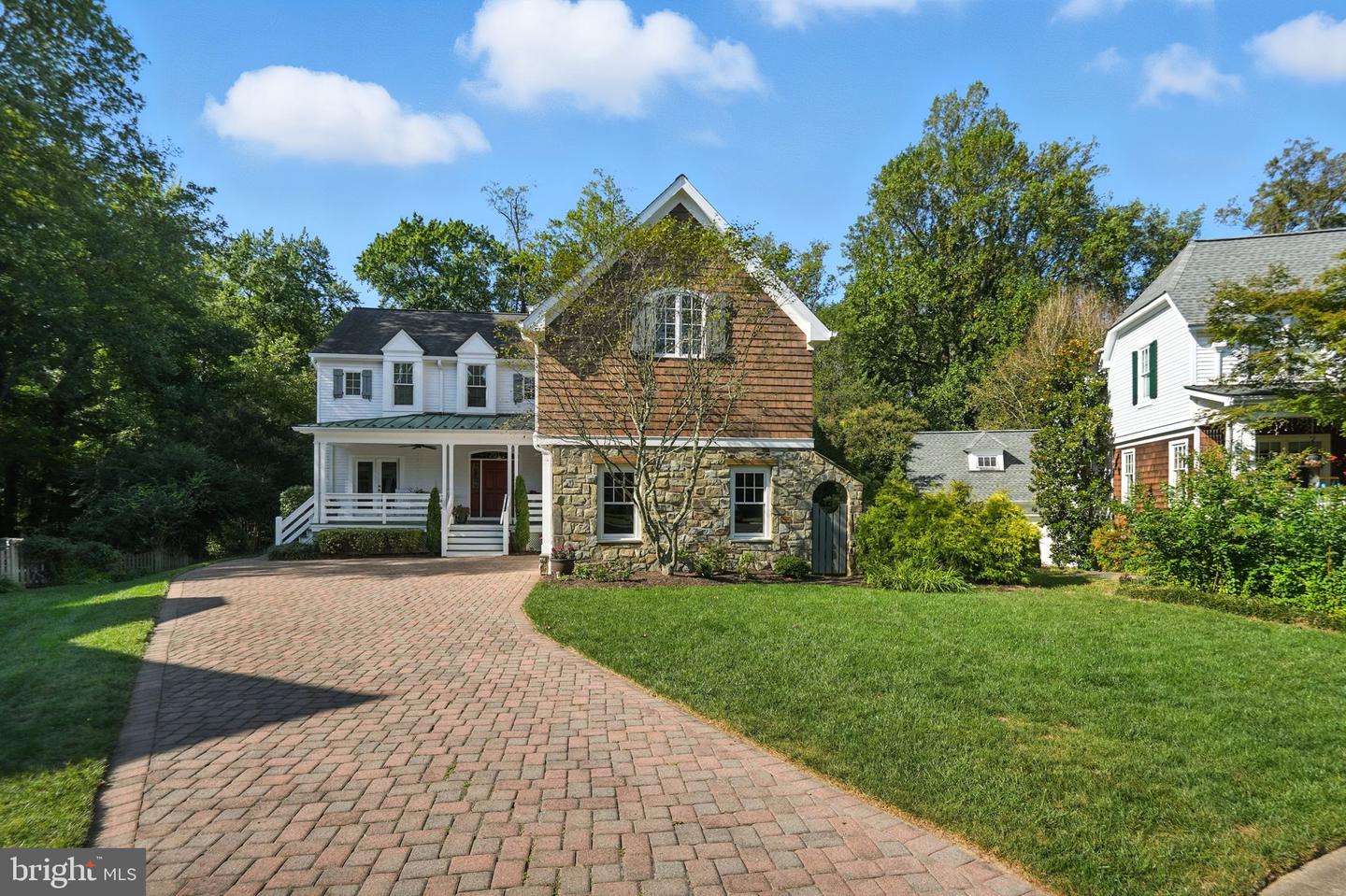 201 PRESCOTT CIR SE, VIENNA, Virginia 22180, 5 Bedrooms Bedrooms, ,4 BathroomsBathrooms,Residential,For sale,201 PRESCOTT CIR SE,VAFX2265292 MLS # VAFX2265292