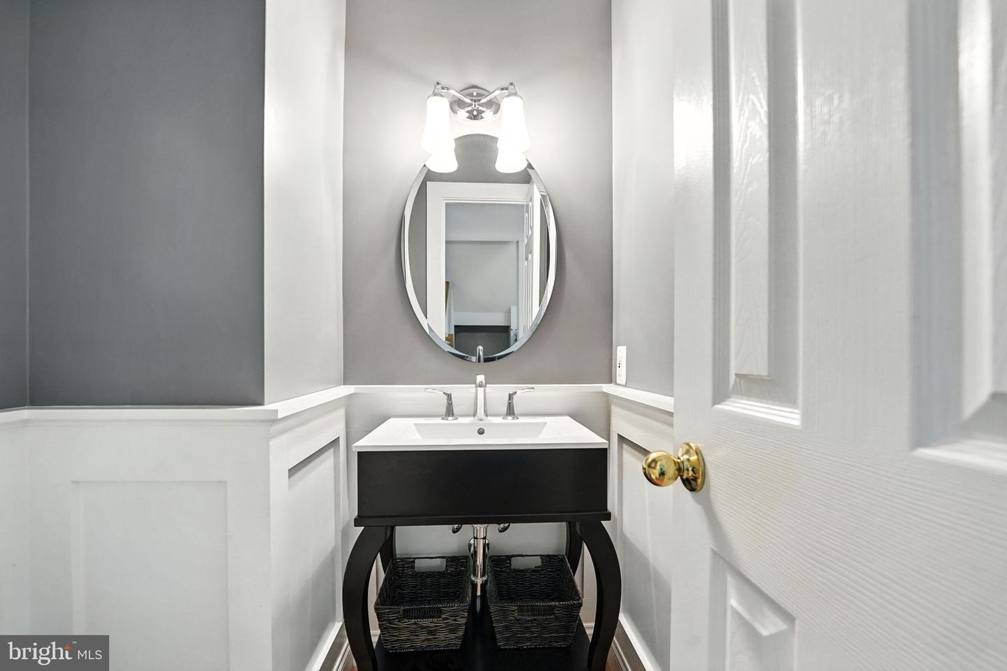 201 PRESCOTT CIR SE, VIENNA, Virginia 22180, 5 Bedrooms Bedrooms, ,4 BathroomsBathrooms,Residential,For sale,201 PRESCOTT CIR SE,VAFX2265292 MLS # VAFX2265292