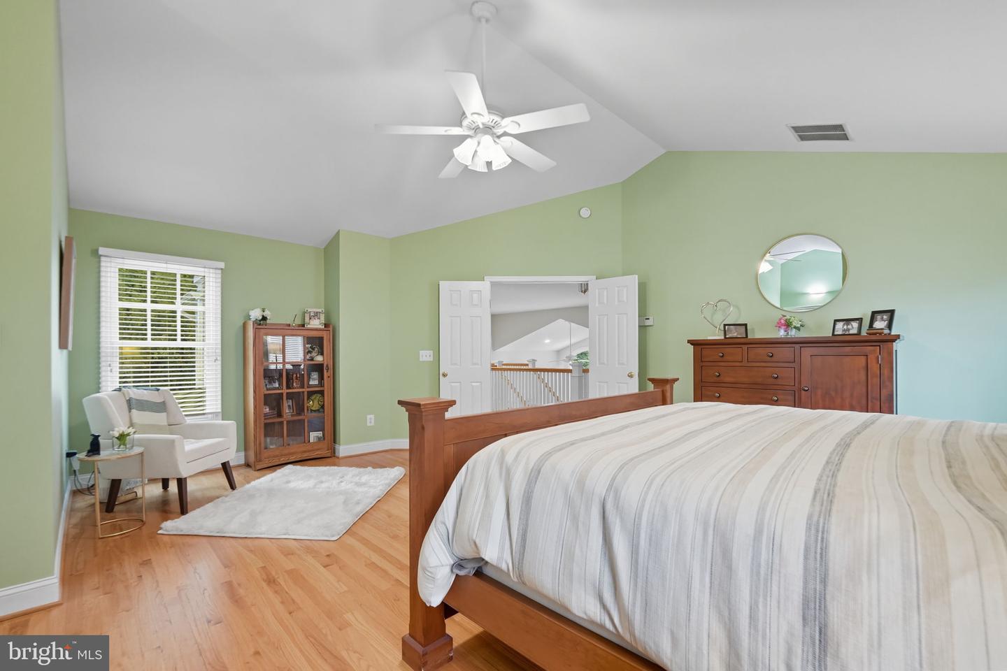 201 PRESCOTT CIR SE, VIENNA, Virginia 22180, 5 Bedrooms Bedrooms, ,4 BathroomsBathrooms,Residential,For sale,201 PRESCOTT CIR SE,VAFX2265292 MLS # VAFX2265292